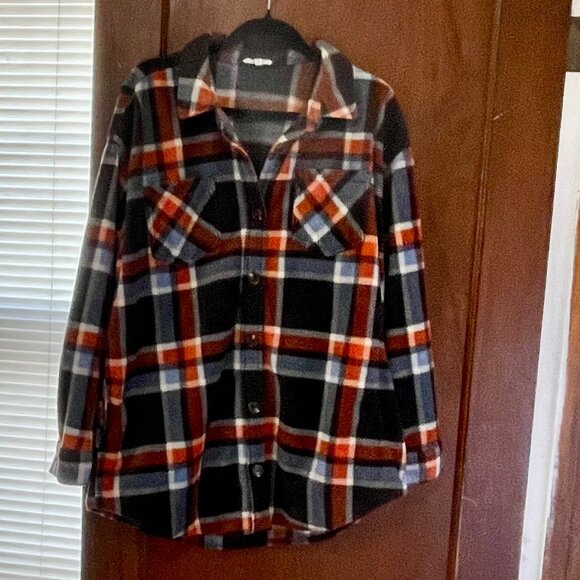 Maurices Plaid Button Up with Pockets - Picture 1 of 3